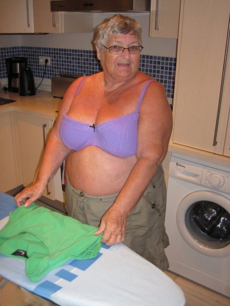 fuqer granny hot img