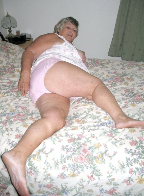 granny shemail erotic photos