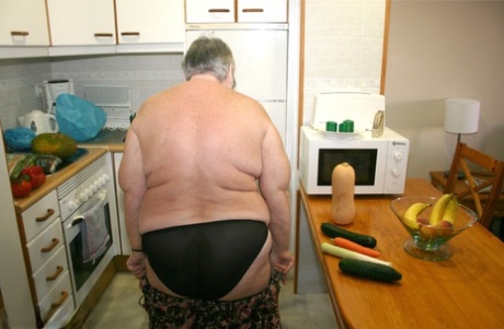 chubby mature granny pinterest hot naked pics