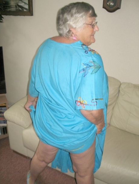 granny bird sexy naked pictures