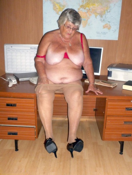 ugly old women on webcam free porn pic