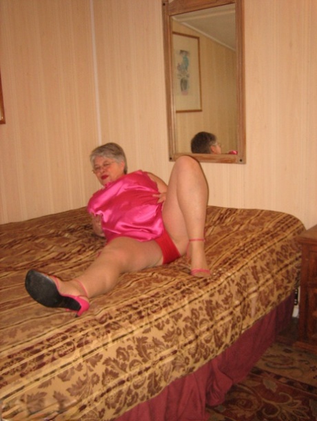 fat granny gets fucked in bed top image