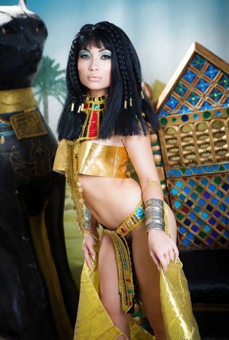 Cleopatra star best pics