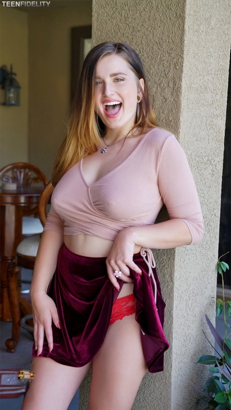 Dakota Rain nude pornstar gallery