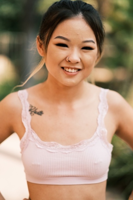 Lulu Chu xxx model galleries