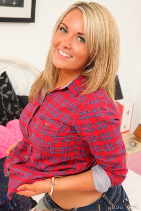 Zoe Alexandra star xxx photos